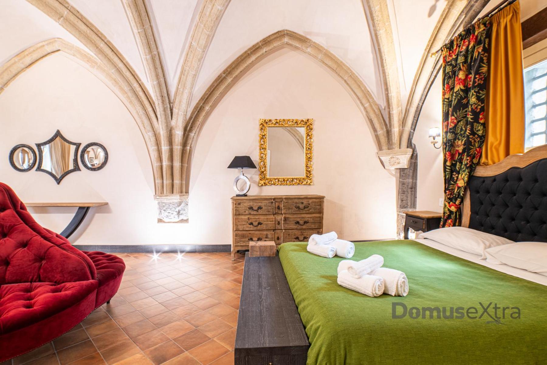 Piazza San Domenico Suite By Domusextra Napoli Bagian luar foto