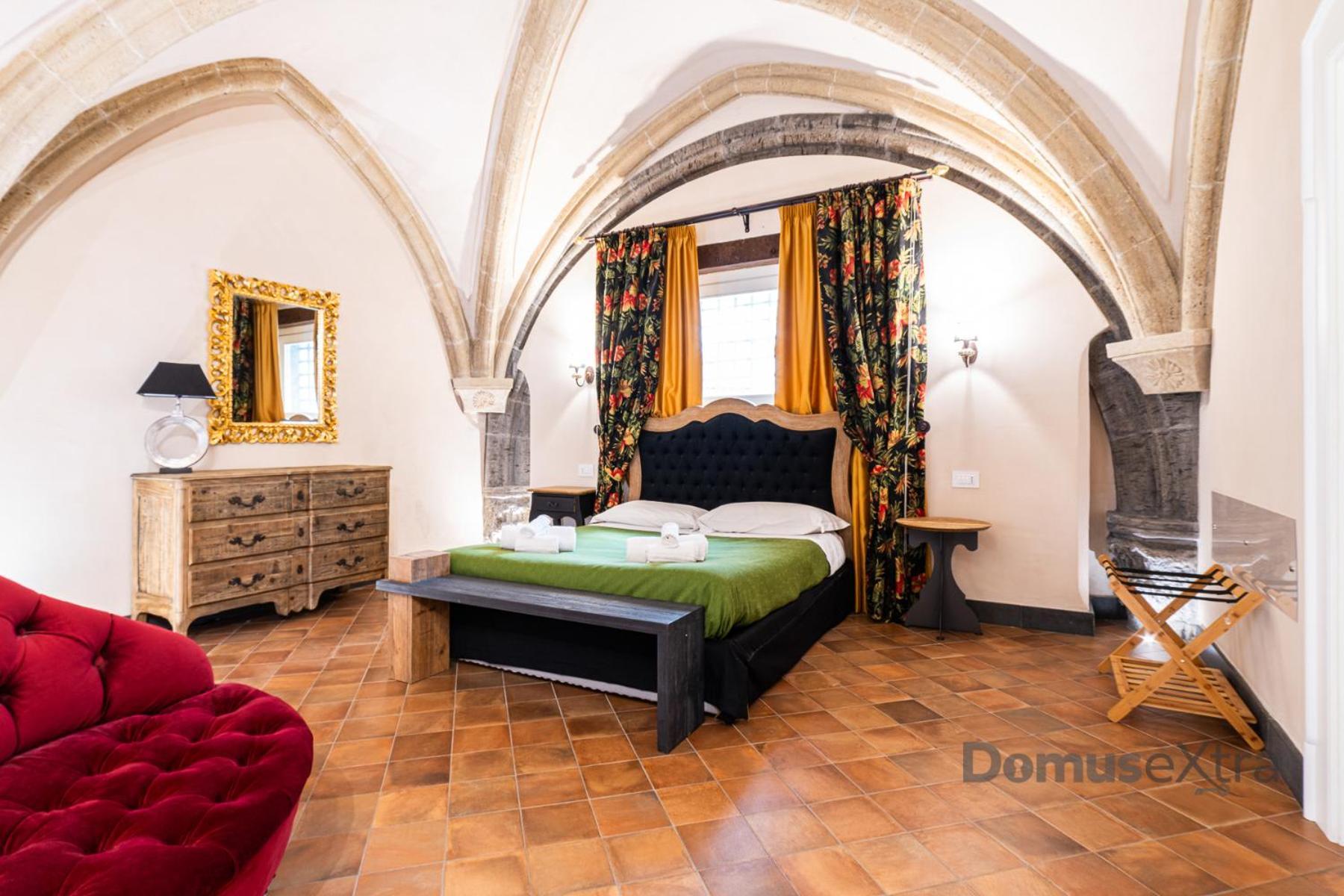 Piazza San Domenico Suite By Domusextra Napoli Bagian luar foto