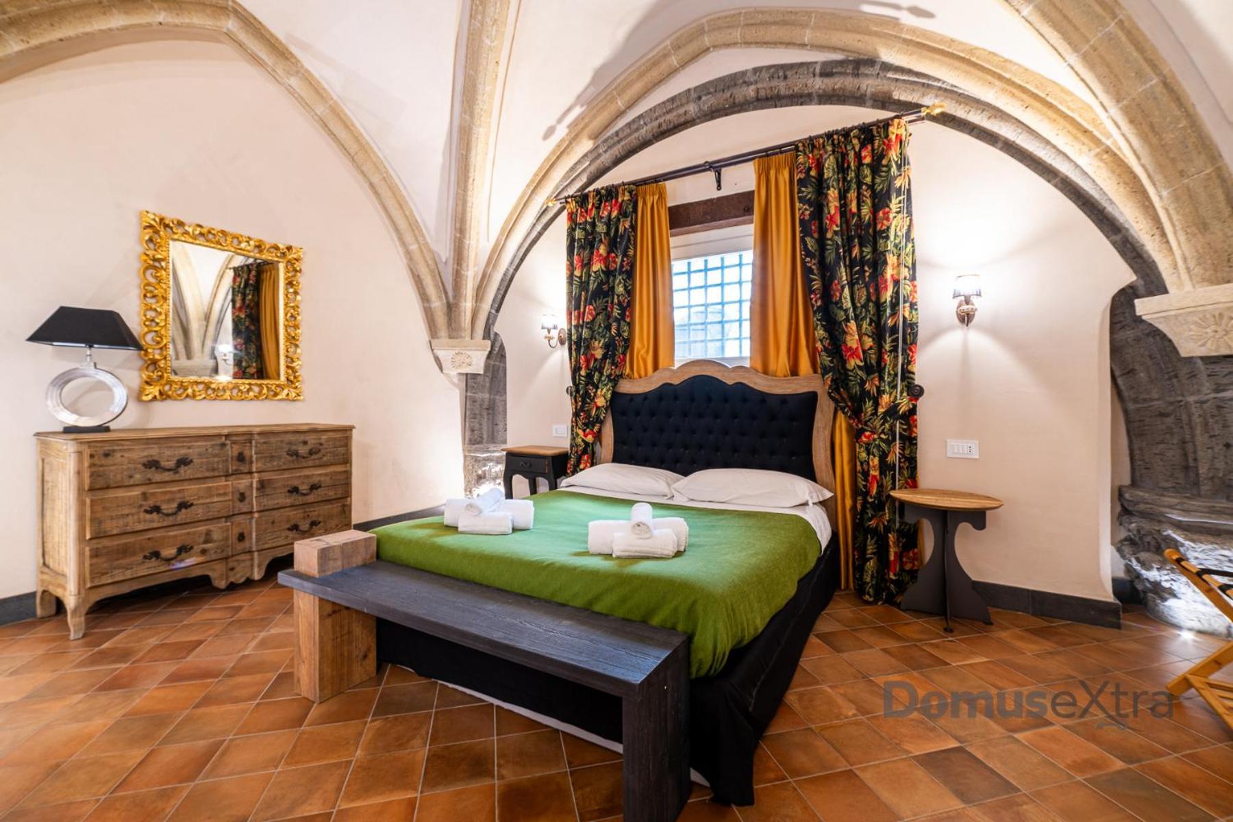 Piazza San Domenico Suite By Domusextra Napoli Bagian luar foto