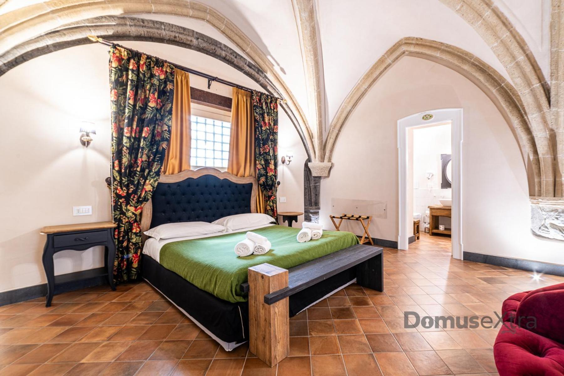 Piazza San Domenico Suite By Domusextra Napoli Bagian luar foto